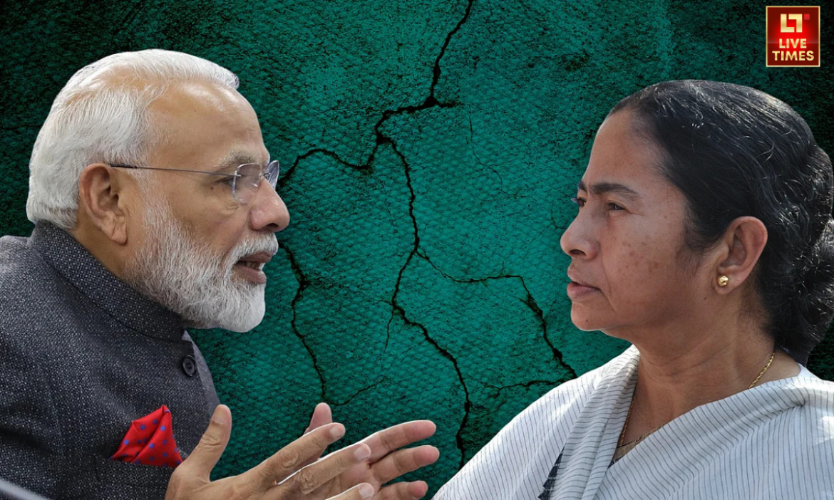 पश्चिम बंगाल के दौरे पर गए पीएम मोदी ने टीएमसी और सीएम ममता बनर्जी को जमकर घेरा था और अब ममता बनर्जी ने उन पर पलटवार किया है.