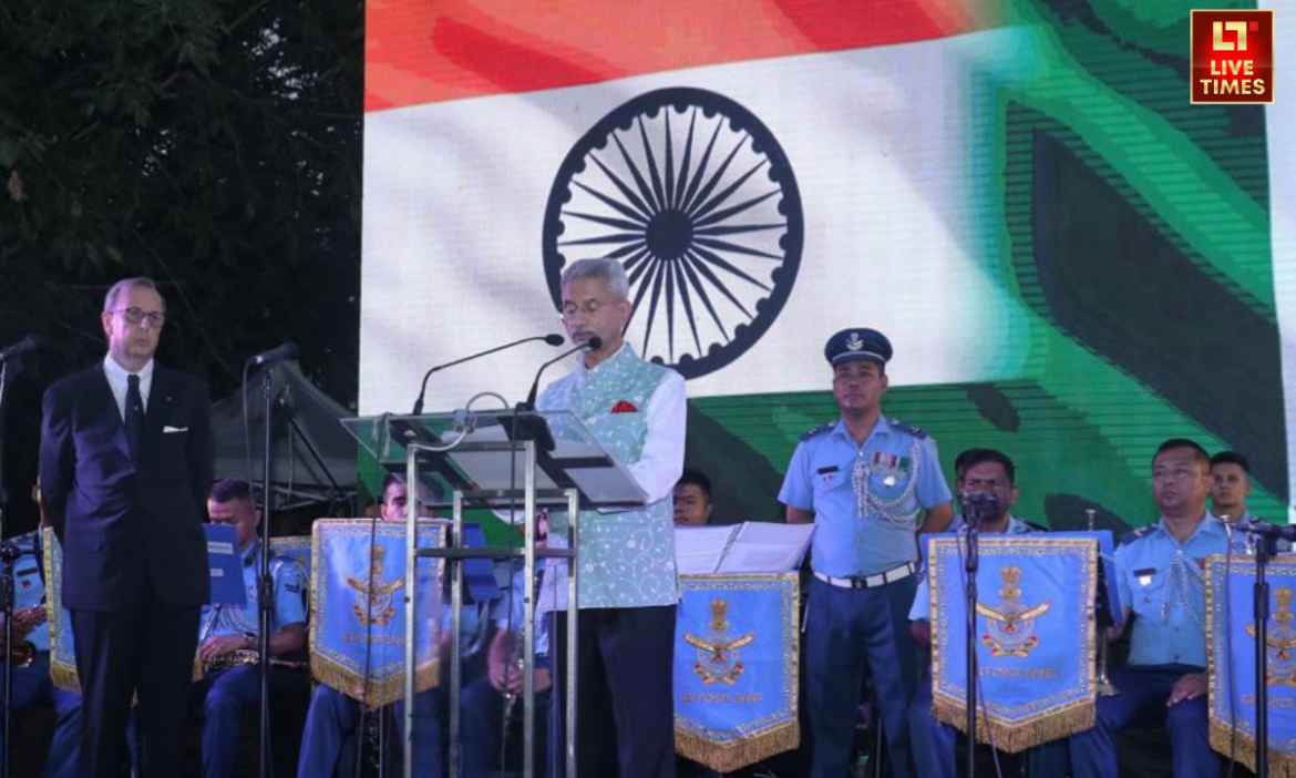 आतंकवाद से भारत की लड़ाई लंबे समय से जारी है. इस कड़ी में अब भारत अपनी टेरर के प्रति जीरो टॉलरेंस की नीति से दुनिया को भी अवगत करा रहा है.