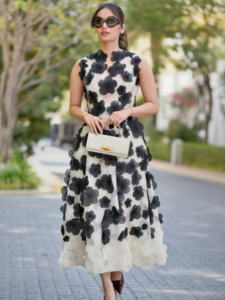 Manushi Chhillar Retro Look