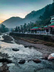 भारत में गर्मियों में सुकून पाने के लिए 6 रिवरसाइड जगह.