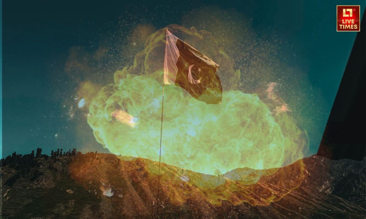 Lahore Blast: पहलगाम में हुए आतंकी हमले की जवाबी कार्रवाई में भारतीय सेना की तरफ से लॉन्च हुए ऑपरेशन सिन्दूर ने कई आतंकवादियों को मौत के घाट उतार दिया था. यह ऑपरेशन पाकिस्तान में बसें 9 आतंकी अड्डों पर हुआ.