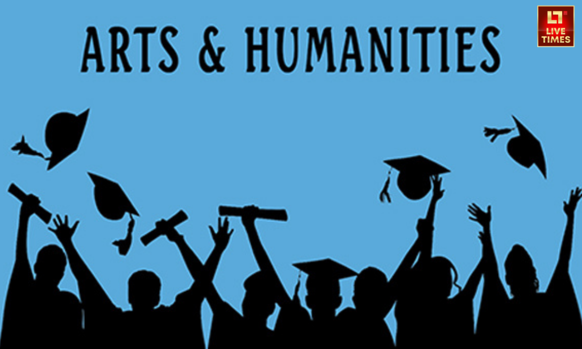 ह्यूमैनिटीज स्ट्रीम के स्टूडेंट्स के पास BA, LLB, BJMC, Bachelor of Hotel Management, BFA और BBA के अलावा भी कई कोर्सेस को करने का ऑप्शन मौजूद रहता है.