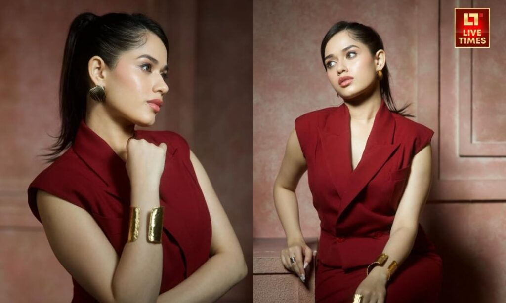 Red blazer set for office wear