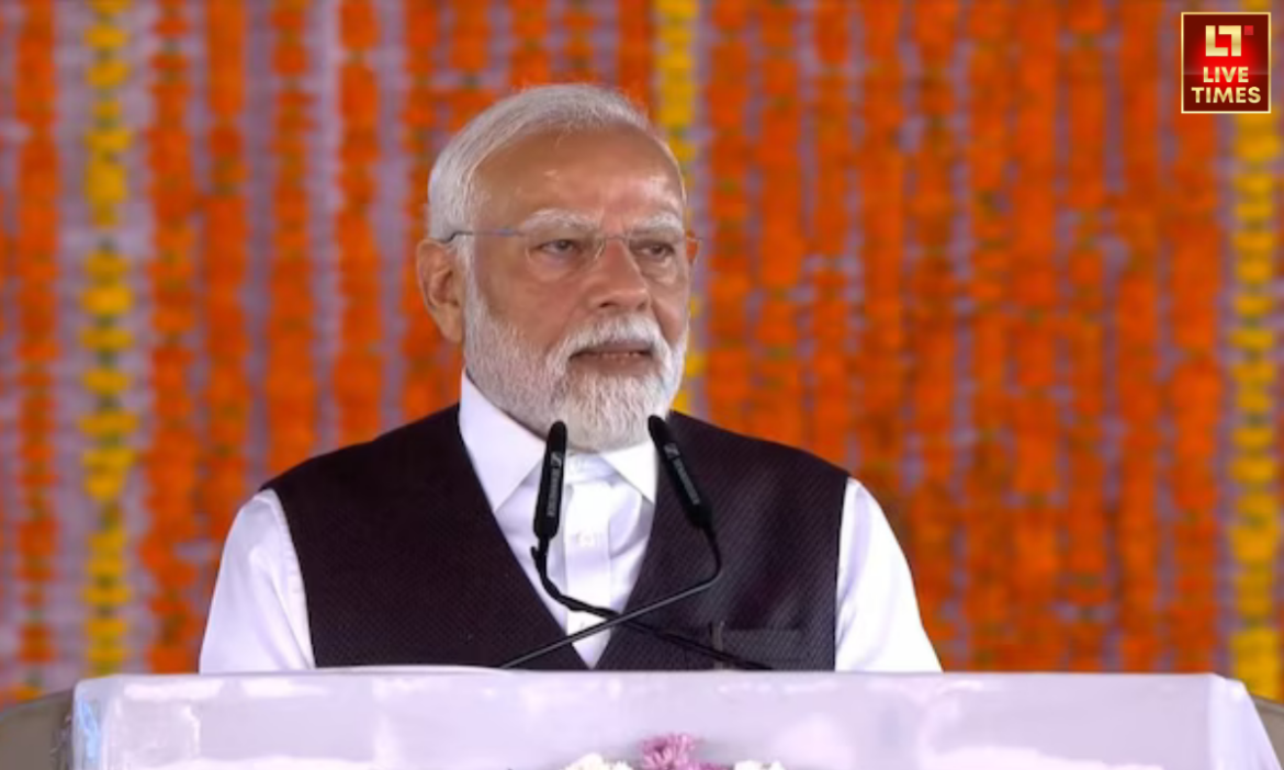 चिनाब पुल और अंजी पुल के उद्घाटन के मौके पर पीएम मोदी काफी उत्साह में नजर आए. एक कार्यक्रम को संबोधित करते हुए पीएम मोदी ने पुल की खासियत भी बताई.