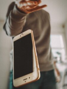 Too much screen time? These 6 problems can happen!