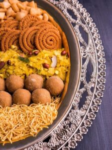 रक्षाबंधन पर घर पर बनाएं ये स्वादिष्ट मिठाइयाँ