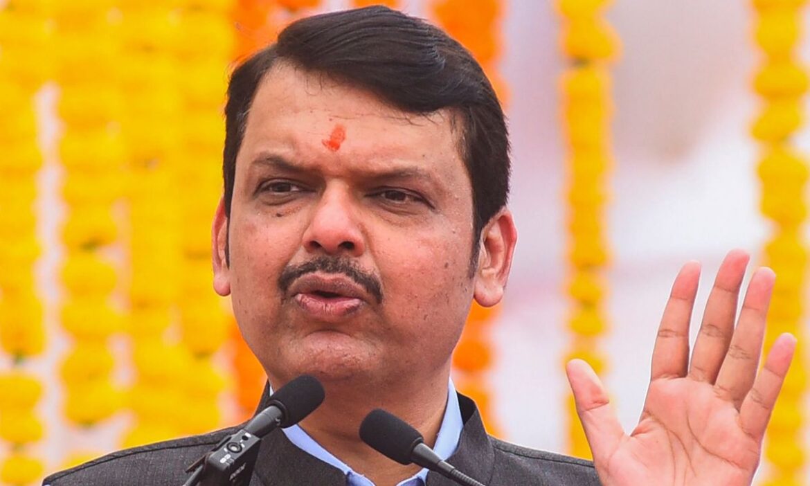 Fadnavis No Marathi versus non-Marathi tension Maharashtra