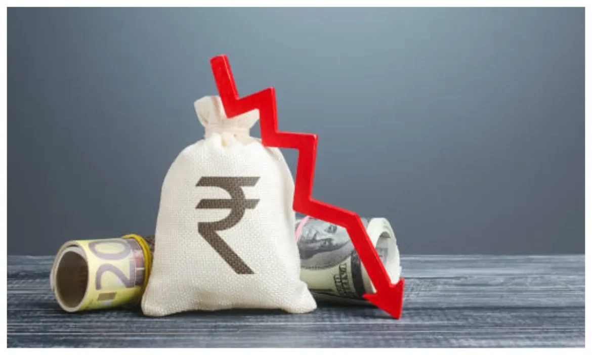 डॉलर के सामने फिर लुढ़का रुपया, शेयर बाजार भी लाल निशान में; ये हैं 3 बड़ी वजह