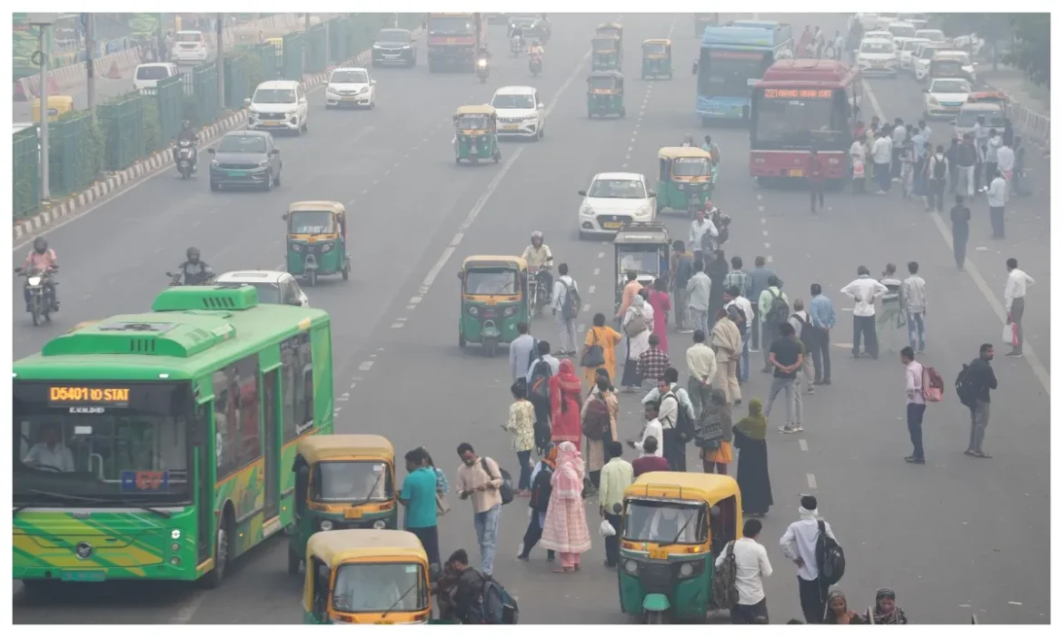 दीवाली की चमक के बाद निकला दिल्ली की हवा का दम, आतिशबाज़ी के बाद हर तरफ Red Zone का अलार्म