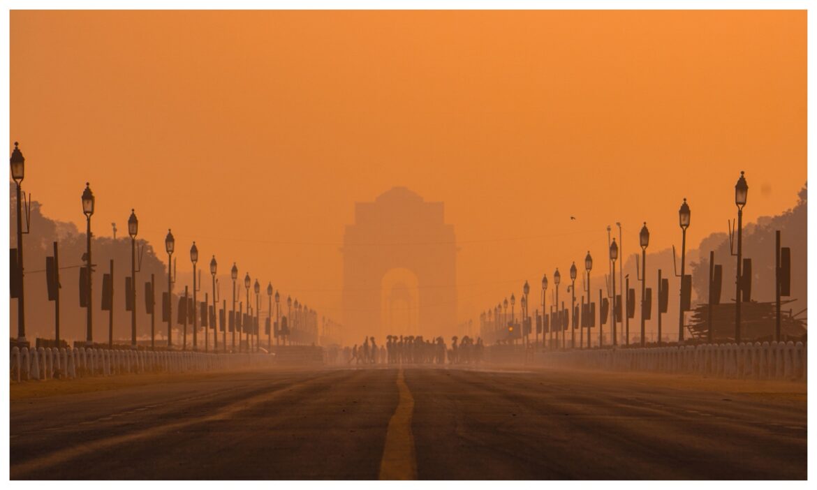 दीवाली के बाद बिगड़ी दिल्ली की हवा! सुबह धुंध, दोपहर में धूप और AQI लेवल बहुत खराब