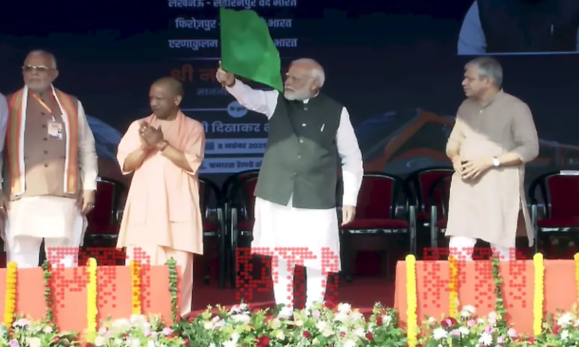 The PM flagged off 4 Vande Bharat
