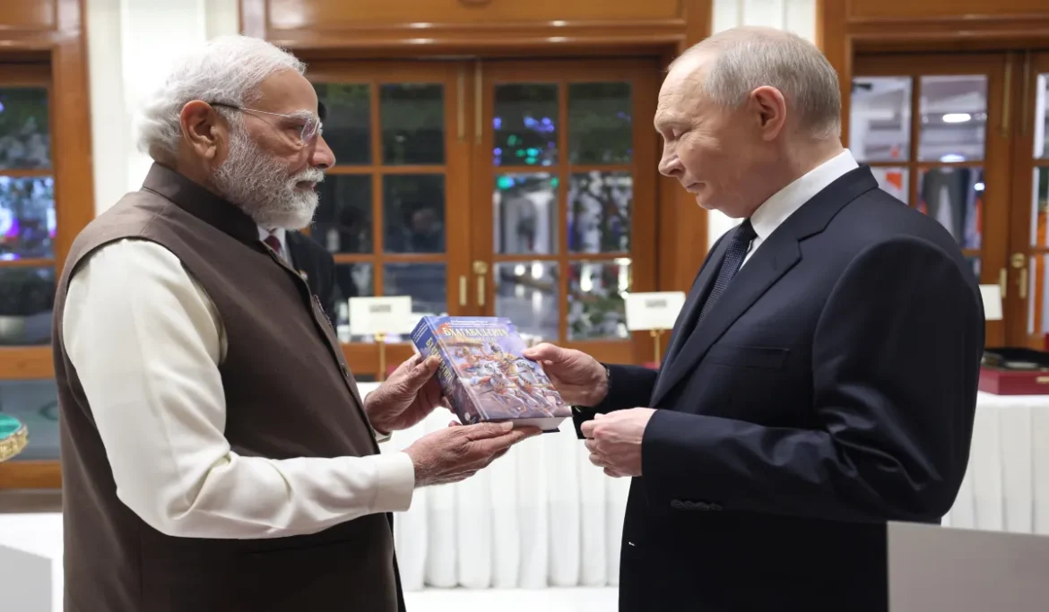 PM Gifted Gita to Putin