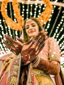 Trending mehndi designs make bride