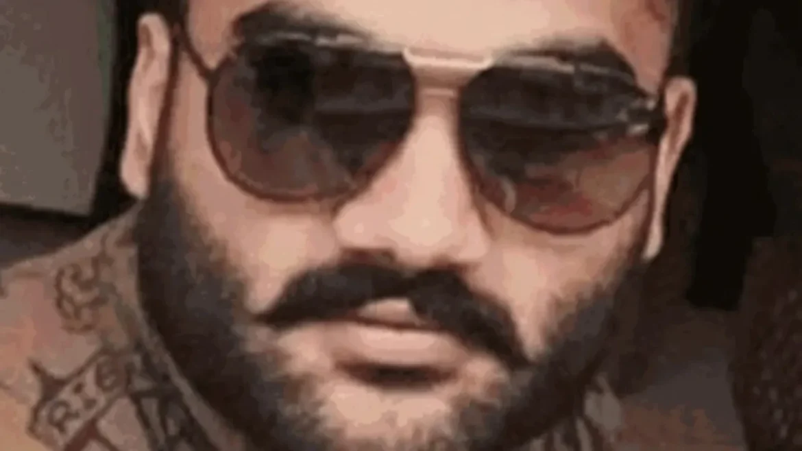 कोई आय नहीं, फिर भी ऐश की जिंदगी…विदेश में रह रहे इस गैंगस्टर के माता-पिता को पुलिस ने अमृतसर से दबोचा