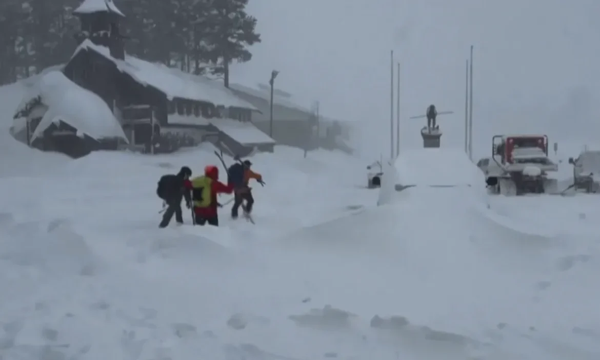 अमेरिका में चार दशक का सबसे भीषण हिमस्खलनः स्कीइंग दल के 8 सदस्यों की मौत, एक लापता