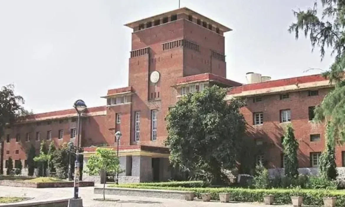 अब कैंपस में नहीं दिखेंगे आंदोलन: DU प्रशासन ने प्रदर्शनों पर लगाई रोक, सुरक्षा और शांति का दिया हवाला