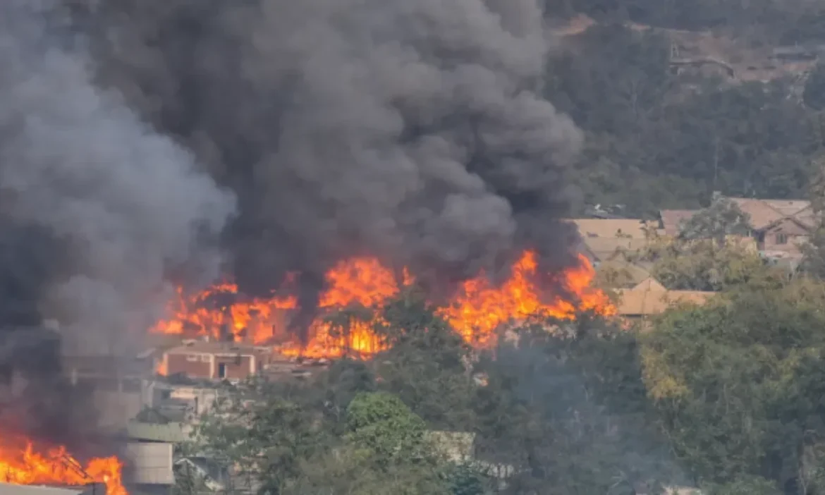 उखरुल में भारी तनाव: 30 घर फूंके, पुलिस ने 51 छात्रों को सुरक्षित निकाला, अब दूसरे स्कूल में होगी पढ़ाई