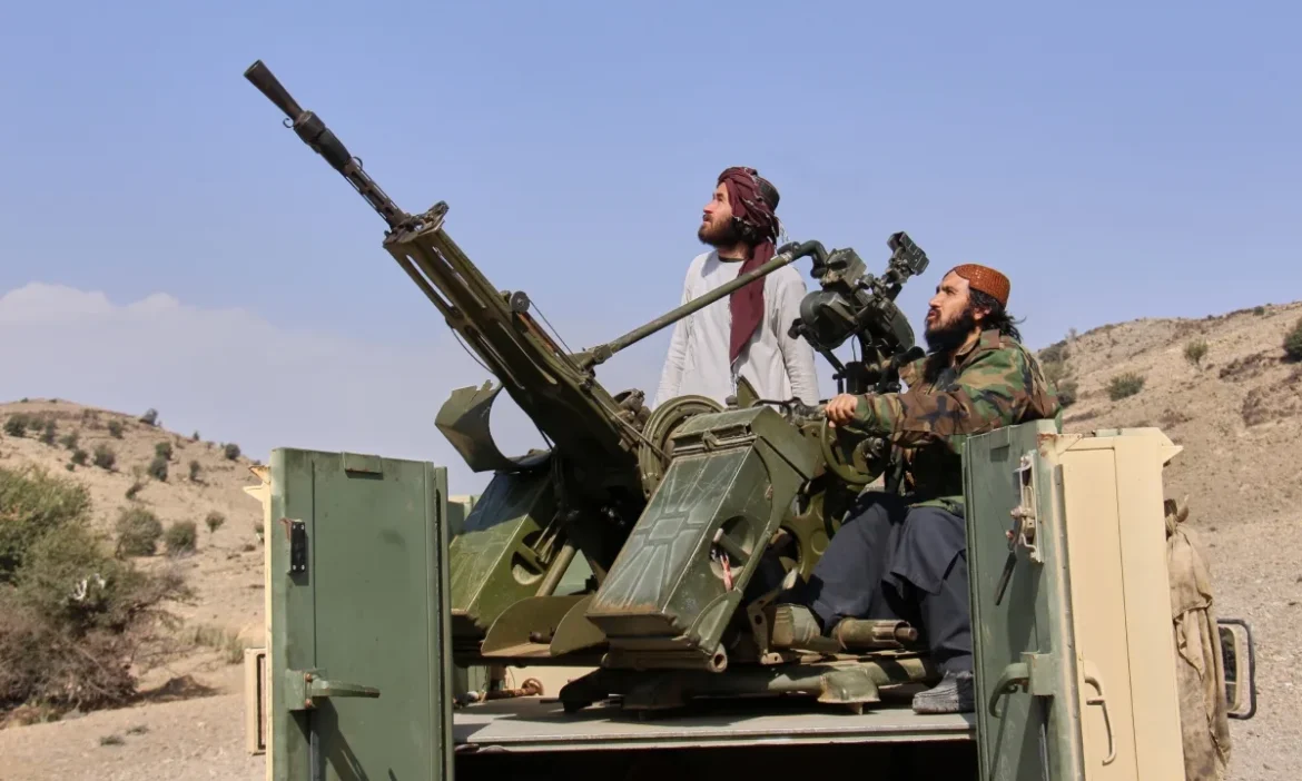 Pakistan-Afghanistan में बरसा बारूद और वाइट हाउस में लगे तारीफ के पुल, Trump के नए स्टैंड का क्या है राज?