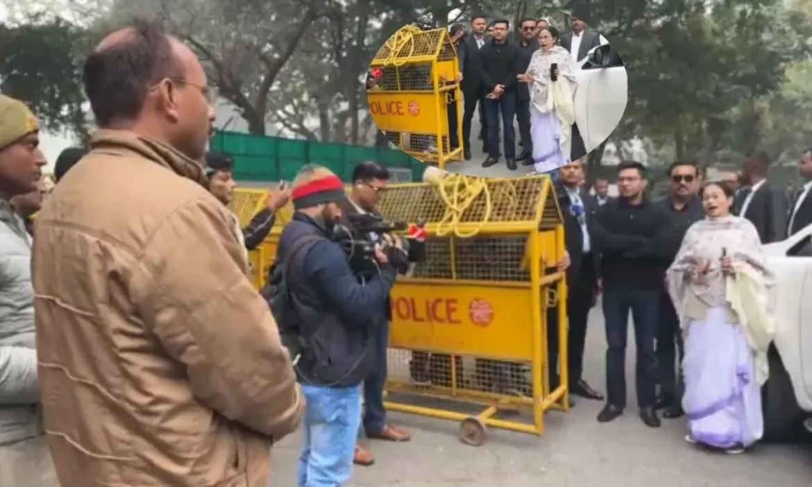 Mamata Banerjee bang bhagwan delhi police