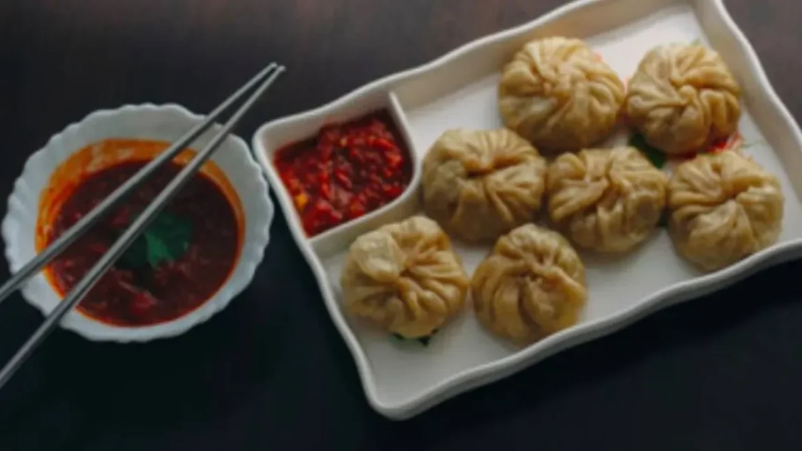 85 लाख के मोमोज! तीन दुकानदारों ने बच्चे को ऐसे किया कंगाल, शौक में लुट गई परिवार की उम्र भर की कमाई