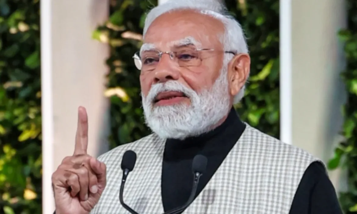 दिल्ली-मेरठ अब और करीब: PM मोदी ने दिखाई नमो भारत ट्रेन और मेरठ मेट्रो को हरी झंडी