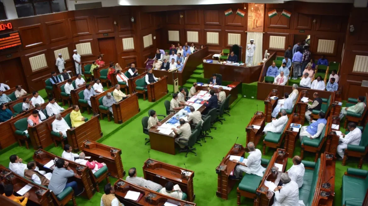 छत्तीसगढ़ विधानसभा में रसोई गैस की किल्लत पर भारी हंगामा, कालाबाजारी पर सदन में भिड़ी कांग्रेस