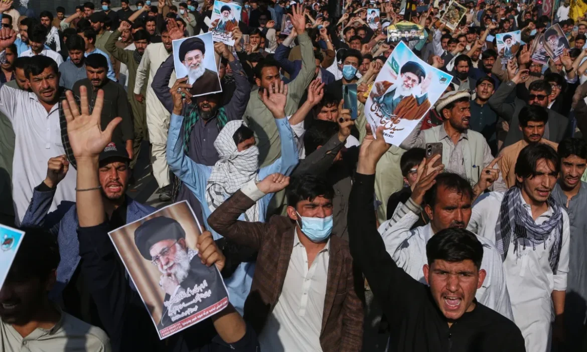 Pakistan में भारी बवाल, Iran के सर्वोच्च नेता की मौत को लेकर कुछ ऐसे हैं पड़ोसी मुल्क के हालात