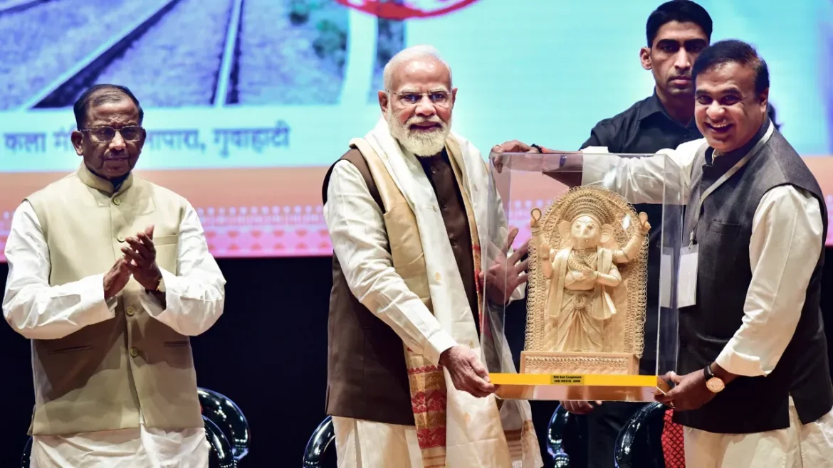 मोदी का विपक्ष पर वार: कांग्रेस ने कभी नहीं की चाय बागान श्रमिकों की परवाह, असम को 19,680 करोड़ की सौगात