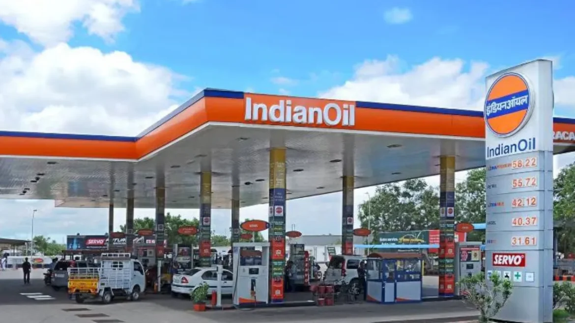 भारत में प्रीमियम पेट्रोल 2.35 रुपए महंगाः दिल्ली में 100 रुपए के पार पहुंचा XP-95, आम उपभोक्ताओं को राहत