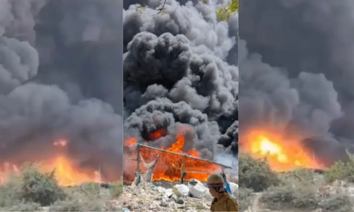 massive fire broke Kanwani Village Indirapuram Ghaziabad