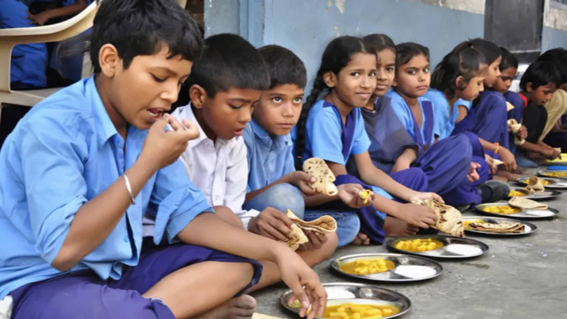 यूपी के मदरसों में मिड-डे मील घोटालाः रडार पर आए सूबे के 558 मदरसे, योगी सरकार ने मांगी जांच रिपोर्ट