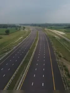 reach Dehradun Delhi just 2.5 hour