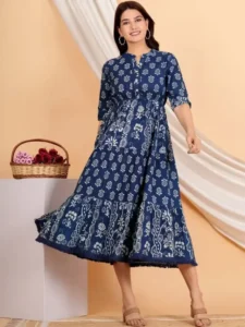 combination a midi dress and sandals