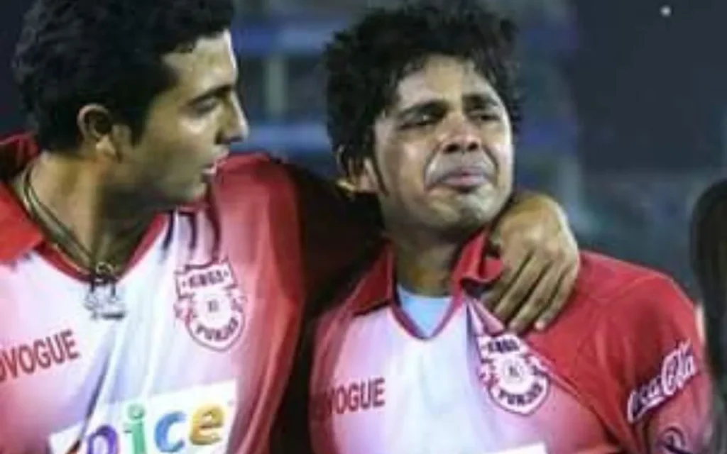Cricket Fight on Field