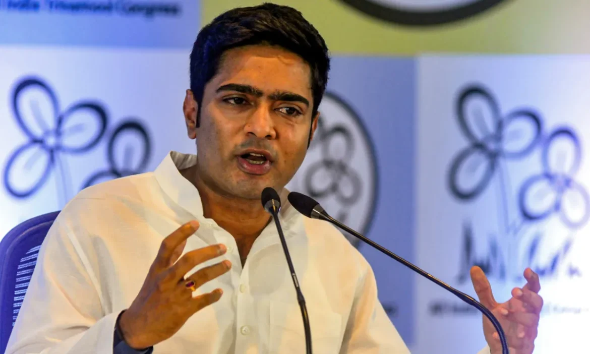 हस्ताक्षर धोखाधड़ी मामला: हाईकोर्ट के आदेश पर CID के सामने पेश हुए TMC सांसद अभिषेक बनर्जी