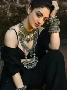 अपने ट्रेडिशनल आउटफिट्स के पहने ये 6 स्टाइलिश Silver Bangles Set, सूट-साड़ी और लहंगे के साथ करके देखें ट्राई