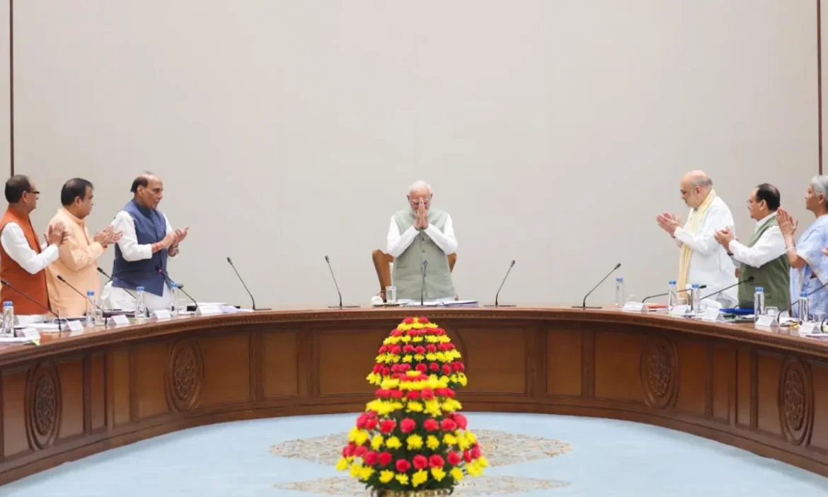 12 वर्षों के आर्थिक सुधार: GST से डिजिटल इंडिया तक, रामराज्य का विज़न और घटता टैक्स का बोझ,