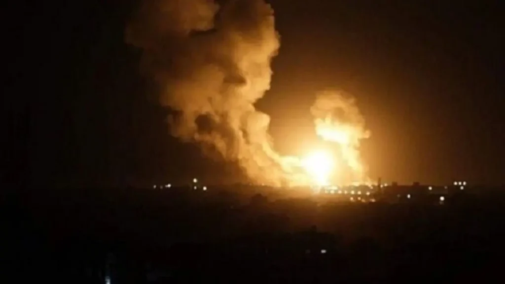 Houthis fire missiles at Saudi Arabia in Yemen
