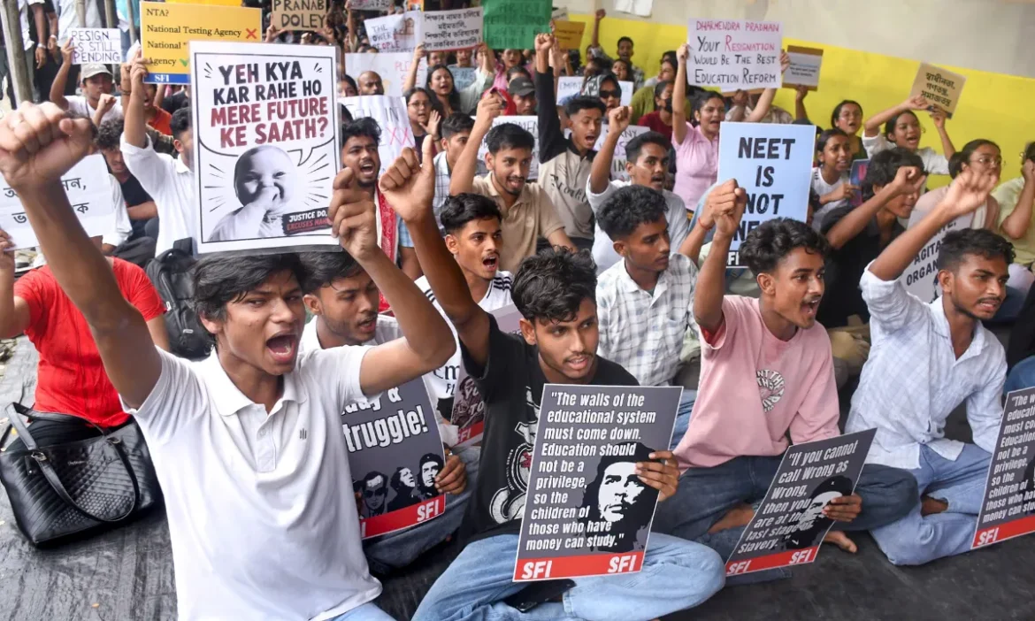 सुलगती दिल्ली, बिखरती दोस्ती: जानिए CJP आंदोलन के मंच से AAP-कांग्रेस की अंदरूनी जंग का पूरा सच!