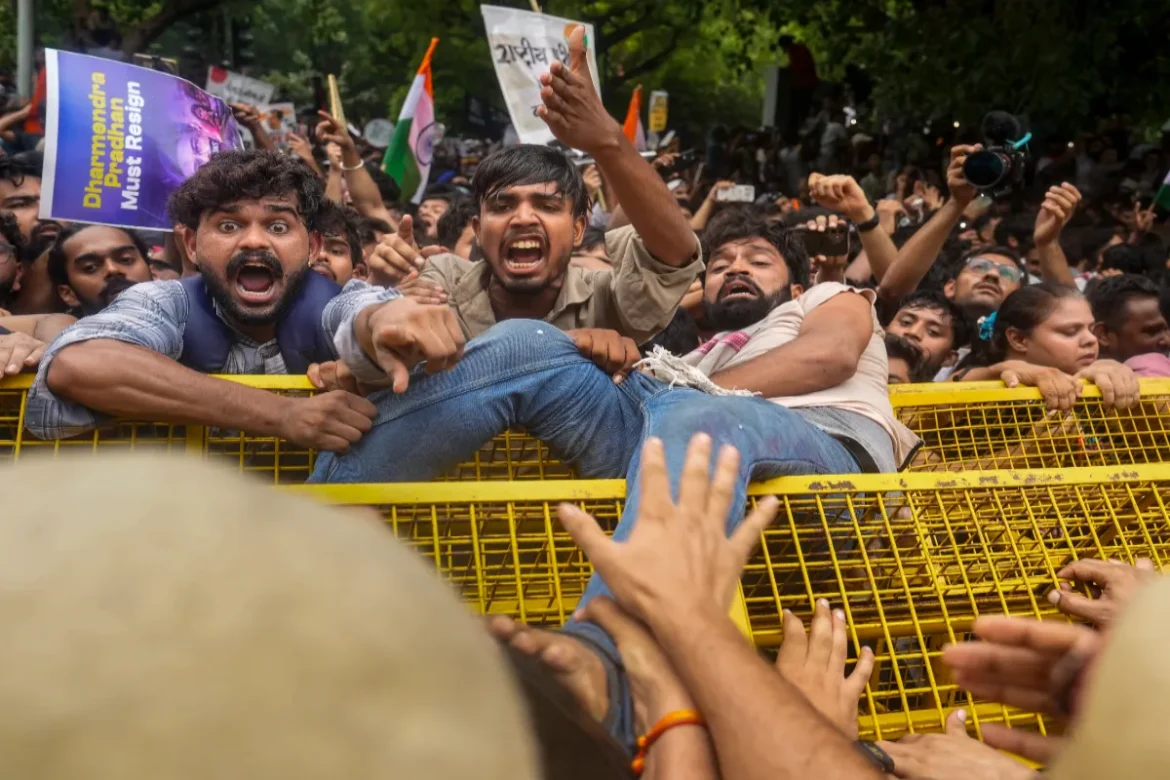 सड़कों पर संग्राम! CJP प्रदर्शन हुआ हिंसक, 118 पुलिसकर्मी घायल, 78 प्रदर्शनकारी हिरासत में