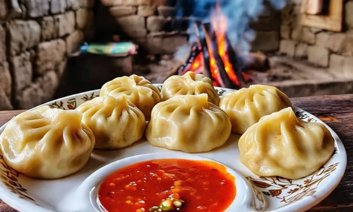 आखिर क्यों इस देश को कहा जाता है दुनिया का Momo Capital? जानें सबकी फेवरेट इस स्वादिष्ट डिश की दिलचस्प कहानी