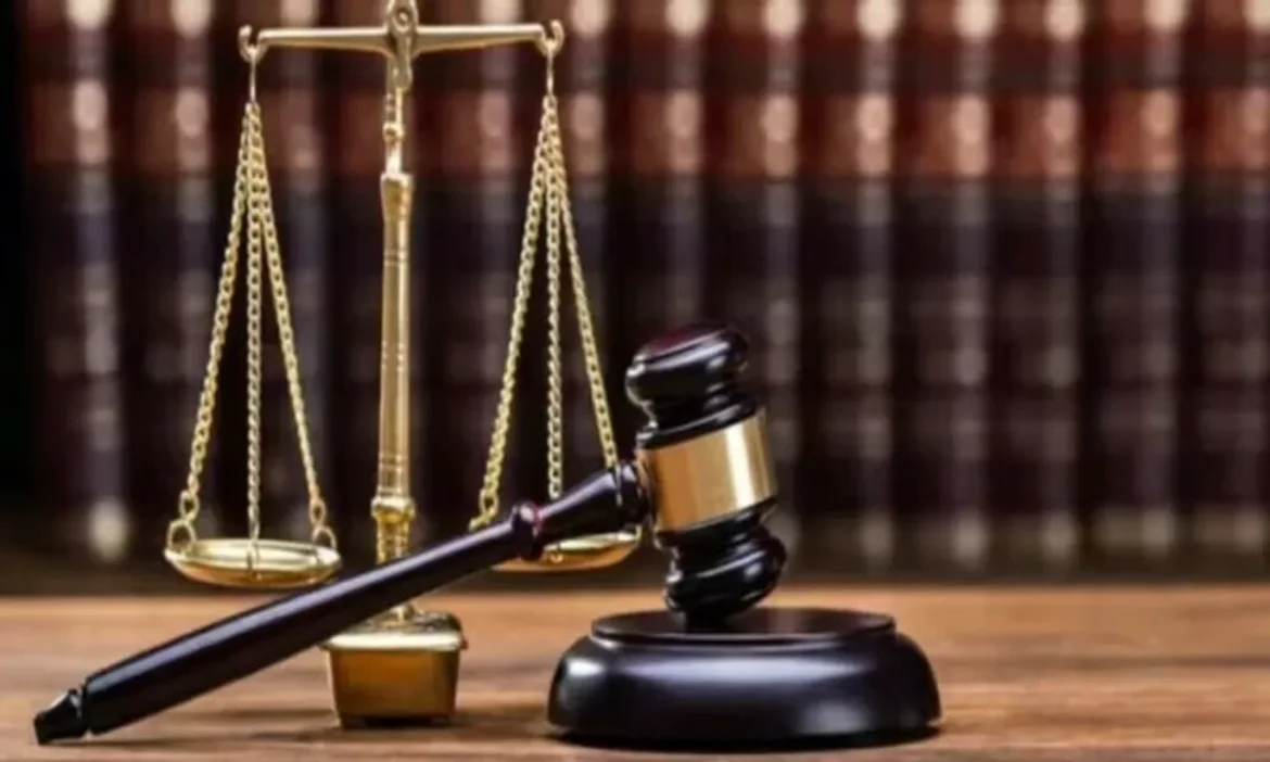 लापरवाही की भारी कीमत: बस ड्राइवर ने बिना देखे खोला दरवाजा, भुगतना पड़ा 57 लाख का हर्जाना, मिला न्याय