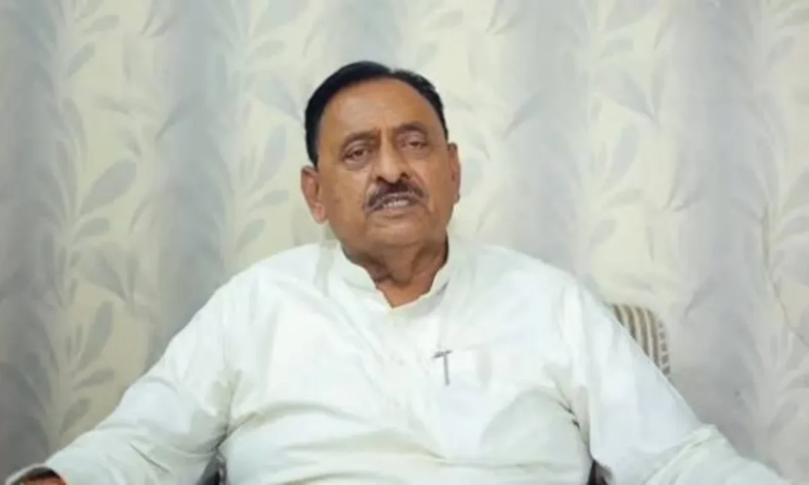महाराष्ट्र के सहकारिता मंत्री को झटका:लातूर DCC बैंक के निदेशक पद से हटाए गए NCP नेता बाबा साहेब पाटिल