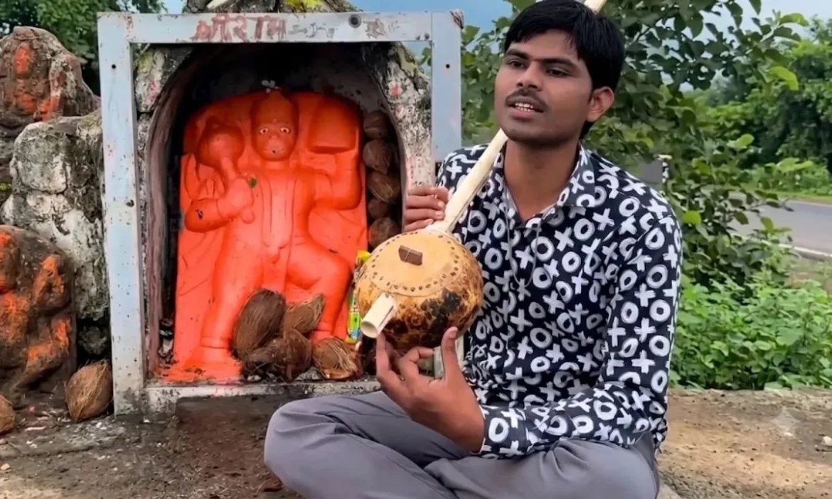 कभी ट्रेन में भजन गाकर चलाते थे जिंदगी, अब Hanuman Ansh के गाने से छा गए सुनील लोधी