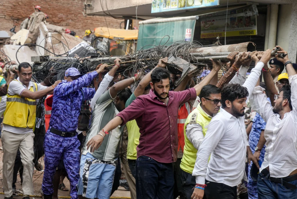 Delhi Satya Niketan building collapse
