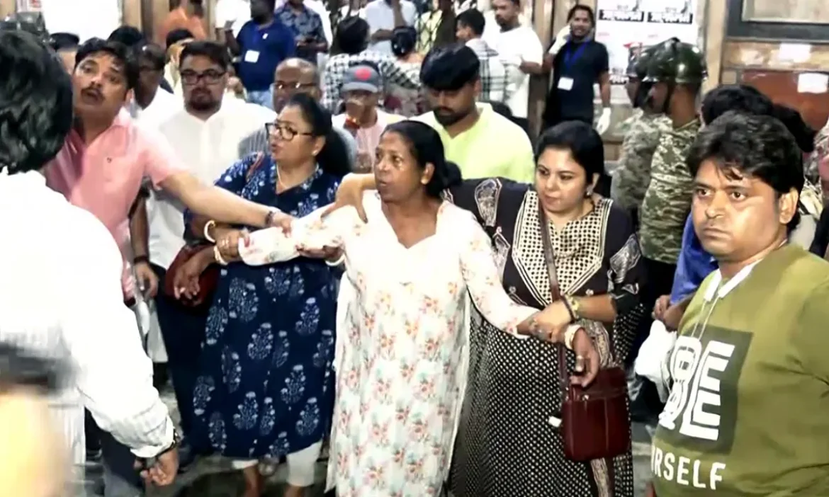 Kolkata Pandal Stampede
