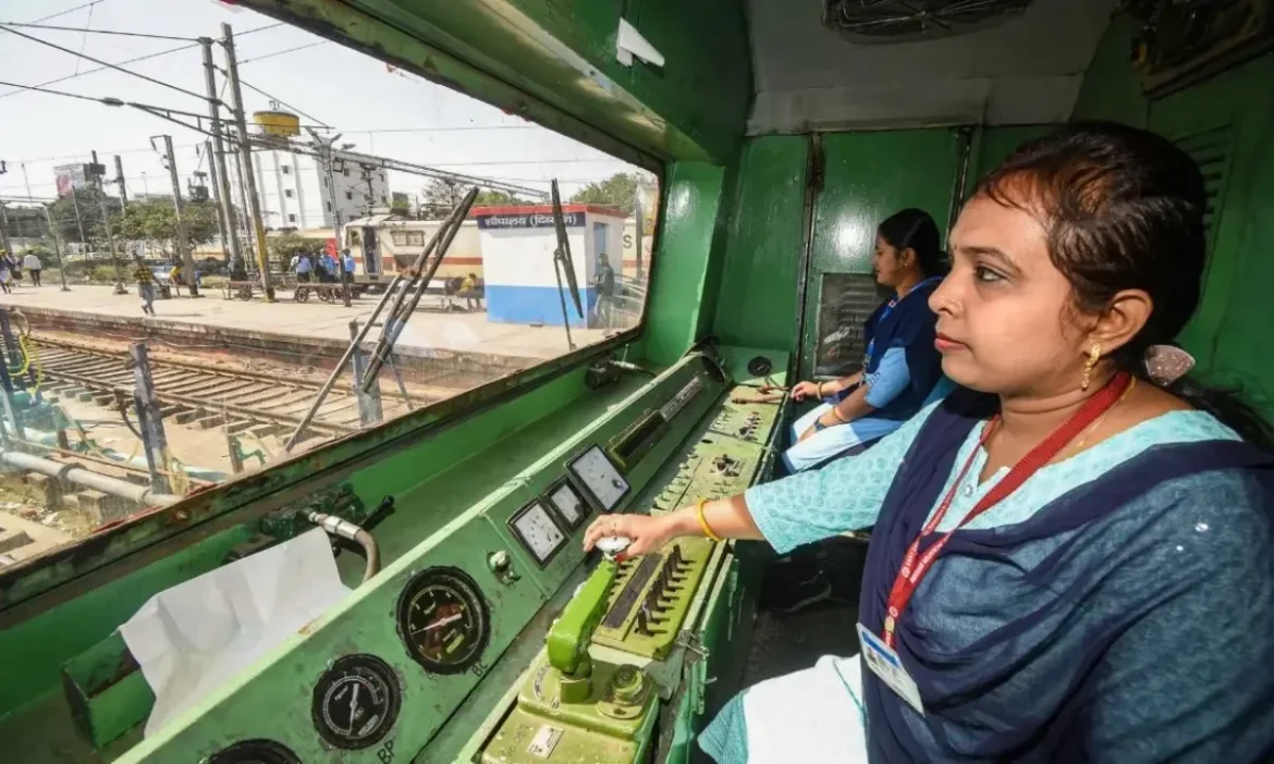 मोदी सरकार का दिवाली धमाका : 11 लाख रेल कर्मचारियों को 78 दिन का बोनस, खाते में आएंगे इतने पैसे