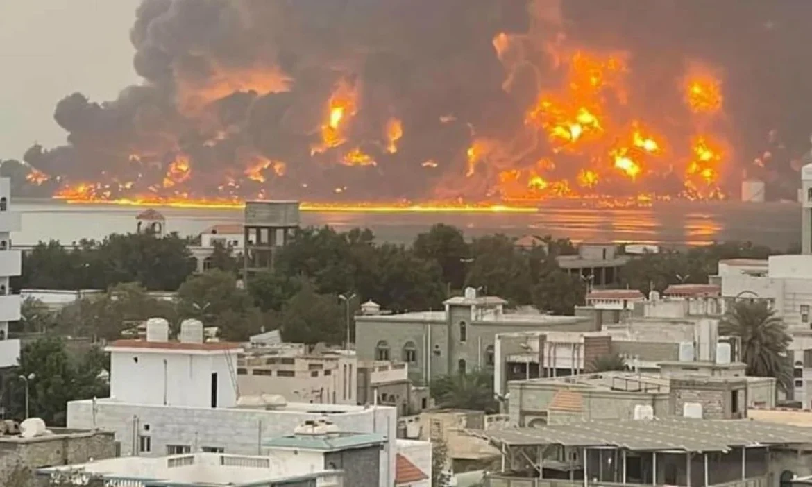 Saudi fighter jets bombing Yemen Houthi rebels