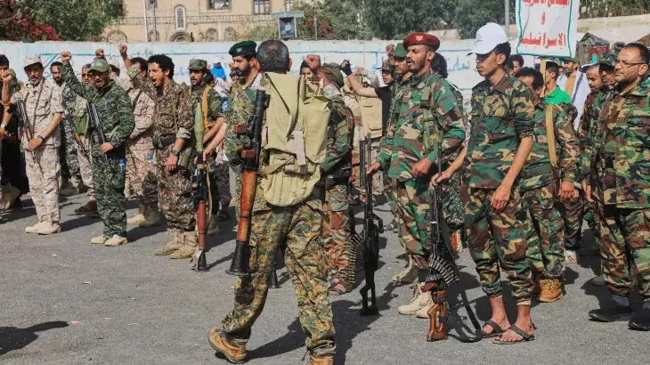 Saudi fighter jets bombing Yemen Houthi rebels