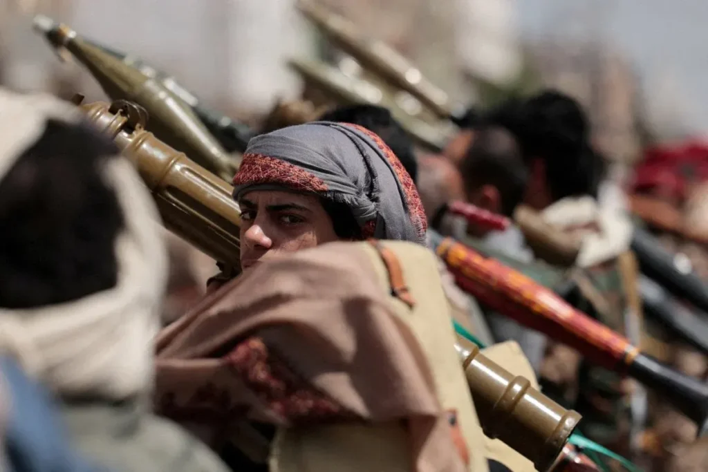Houthi rebels strike government military camp